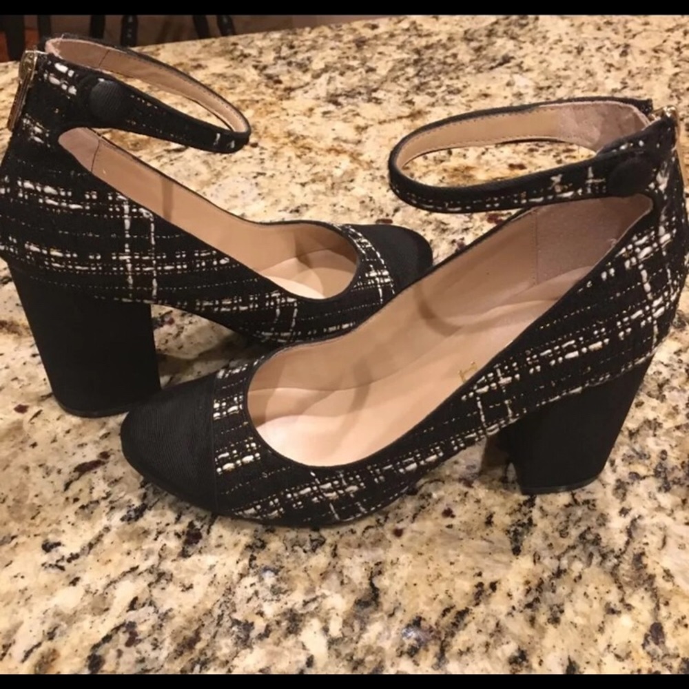 Unisa block heels